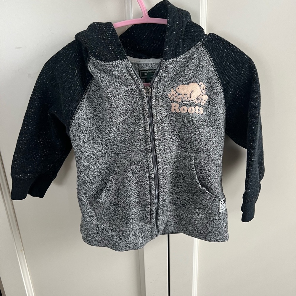 Roots girl Kids Gray and Black Hoodie 12-18m
